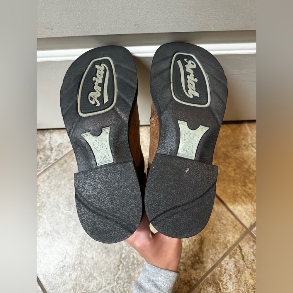 SOLD Ariat Fat baby’s - Picture 5 of 5
